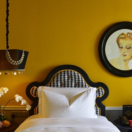 Hotel De La Coupole - Mgallery Sapa Bagian luar foto A guest room at the Hotel George V