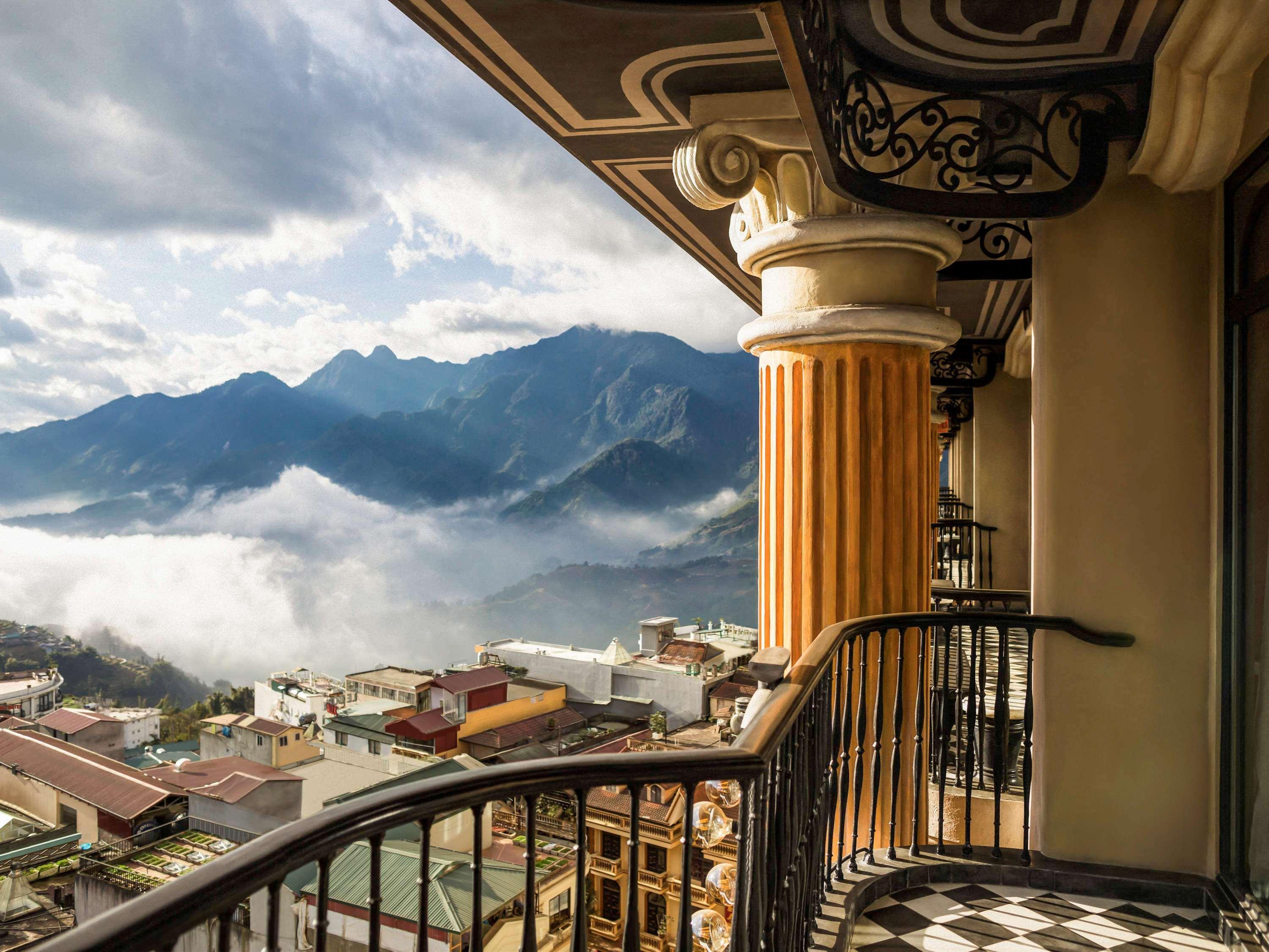 Hotel De La Coupole - Mgallery Sapa Bagian luar foto View of the city from the balcony of a hotel
