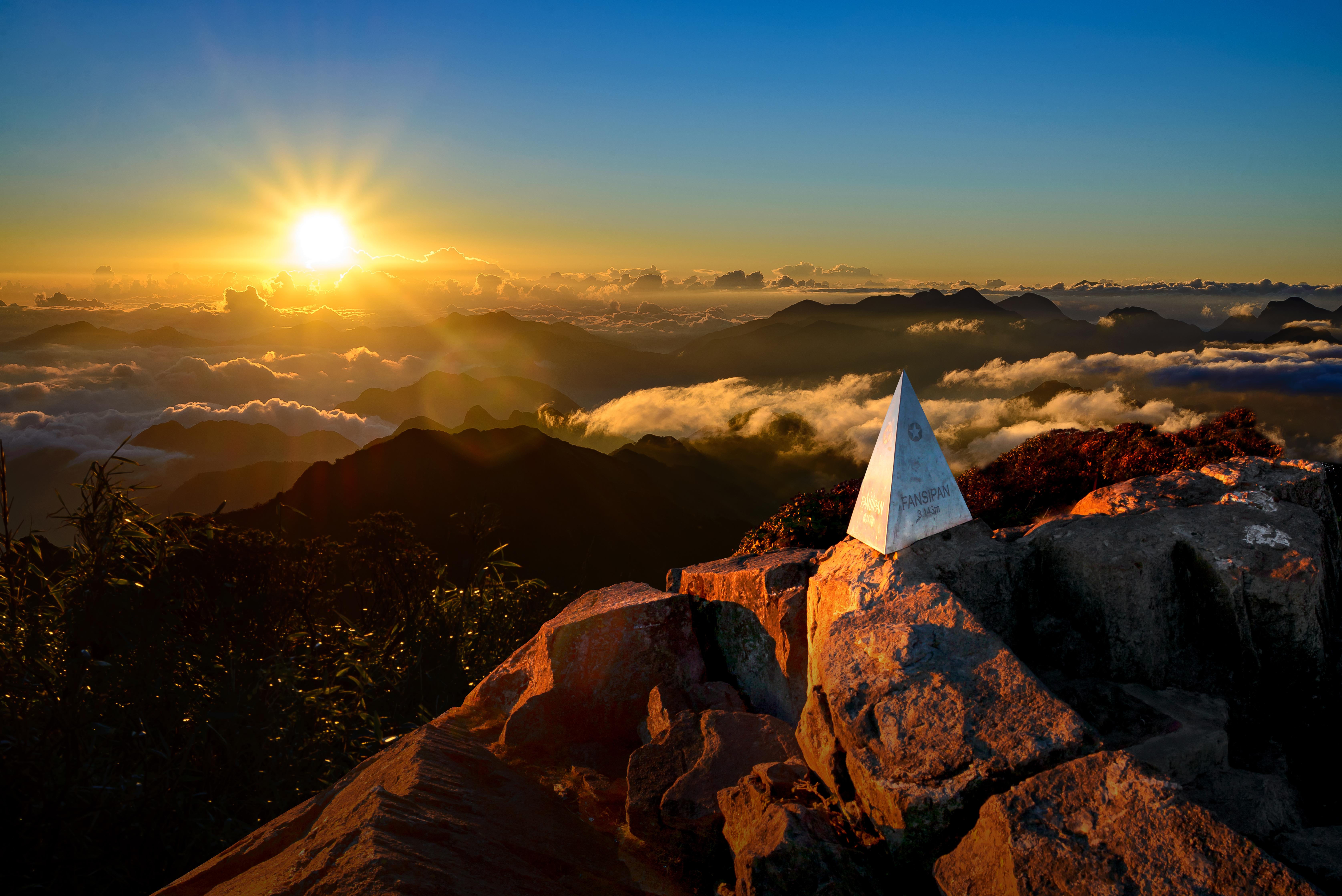 Hotel De La Coupole - Mgallery Sapa Bagian luar foto The summit of Mount Si