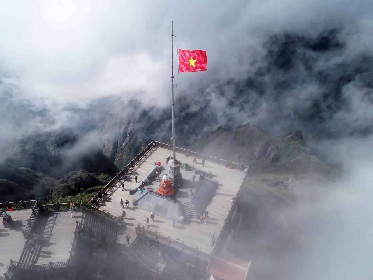 Hotel De La Coupole - Mgallery Sapa Bagian luar foto The summit of Fansipan